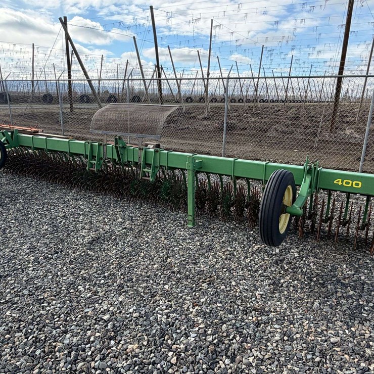 JOHN DEERE 400