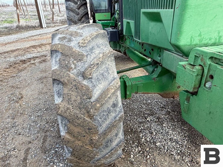 1989-john-deere-4755-image-32