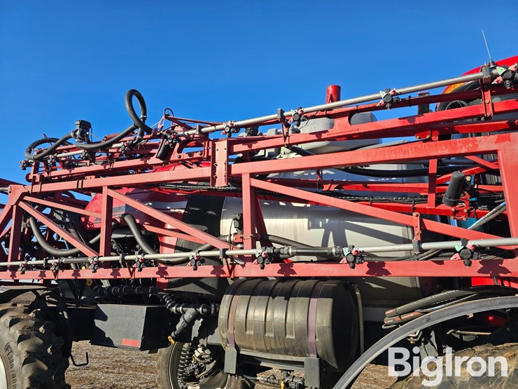 2016-case-ih-patriot-4440-image-15