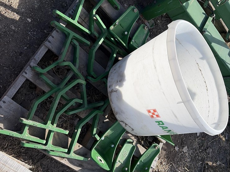 john-deere-12-image-10