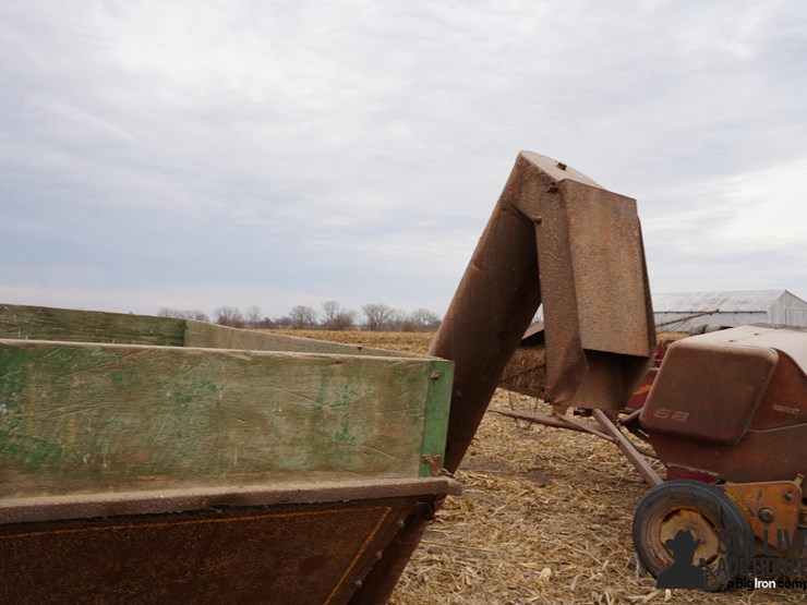 grain-o-vator-10-auger-wagon-image-16