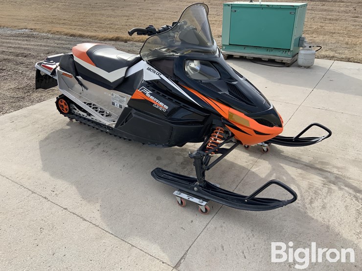 2011-arctic-cat-500-image-3