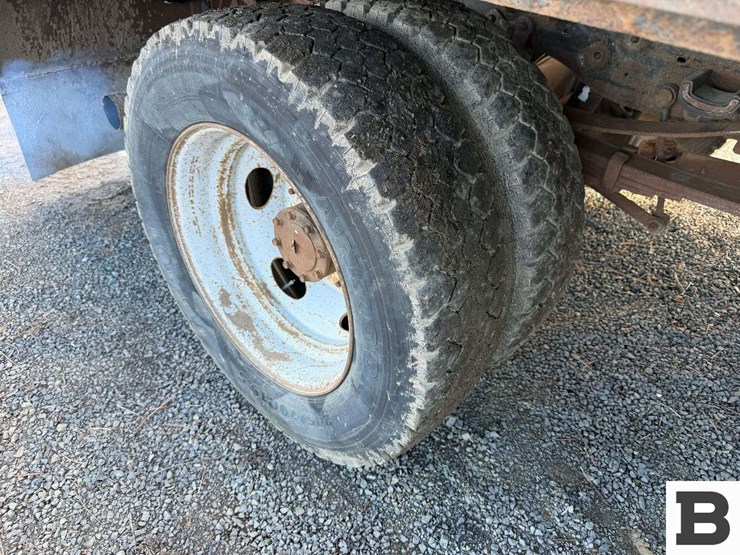 2006-ford-f550-image-26