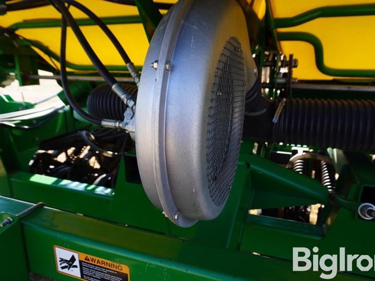 2004-john-deere-1690-ccs-image-11