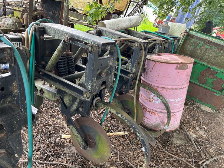 hiniker-econo-till-6-row-cultivator-image-2