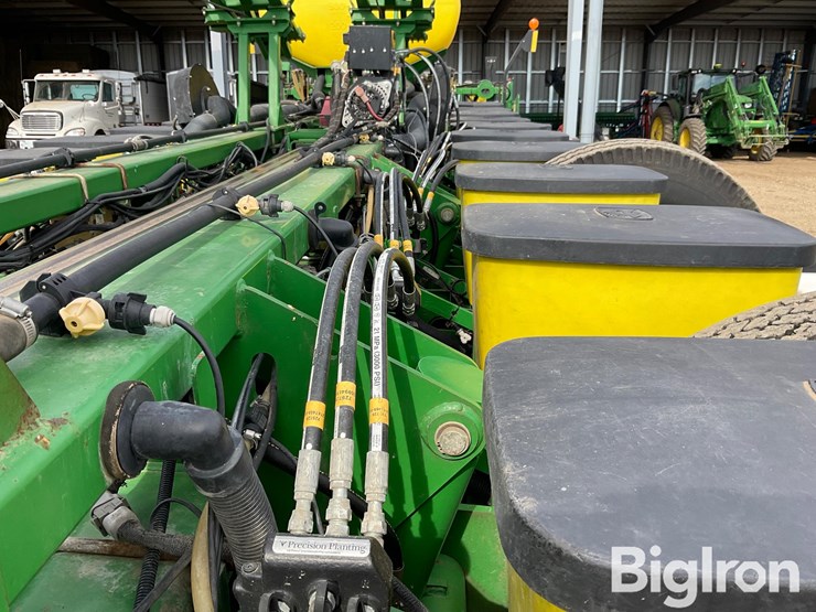 2007-john-deere-1770nt-image-18