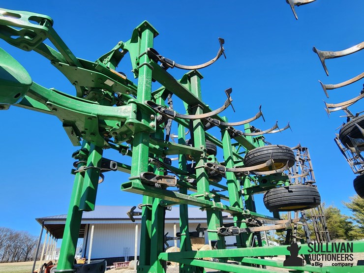 2011-john-deere-2210-image-19