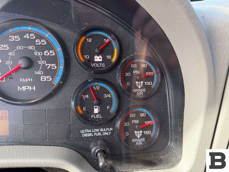 2015-international-durastar-4300-image-42