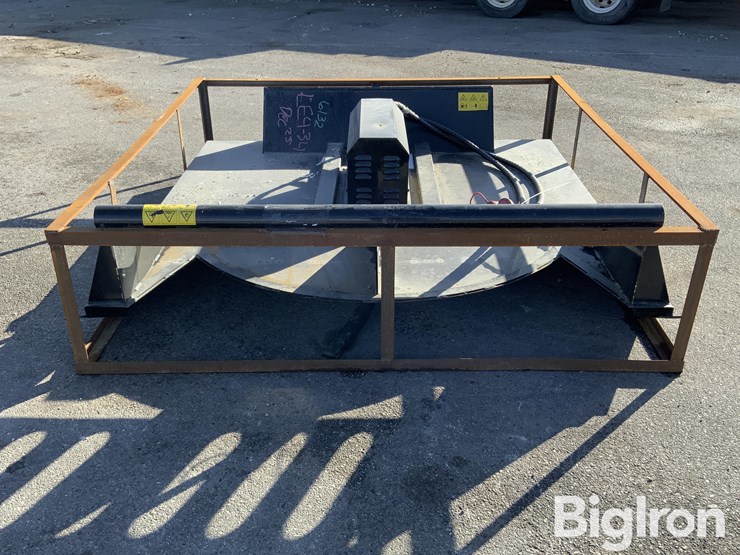 2025-massey-ferguson-730-image-2