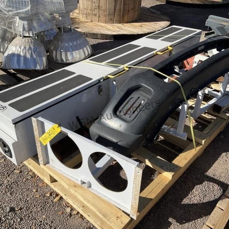 PALLET OF MISCELLANEOUS