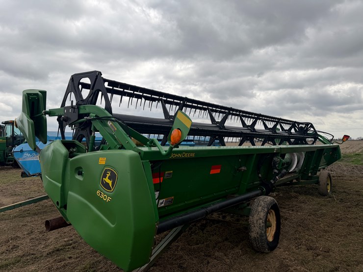 2013-john-deere-630f-image-1