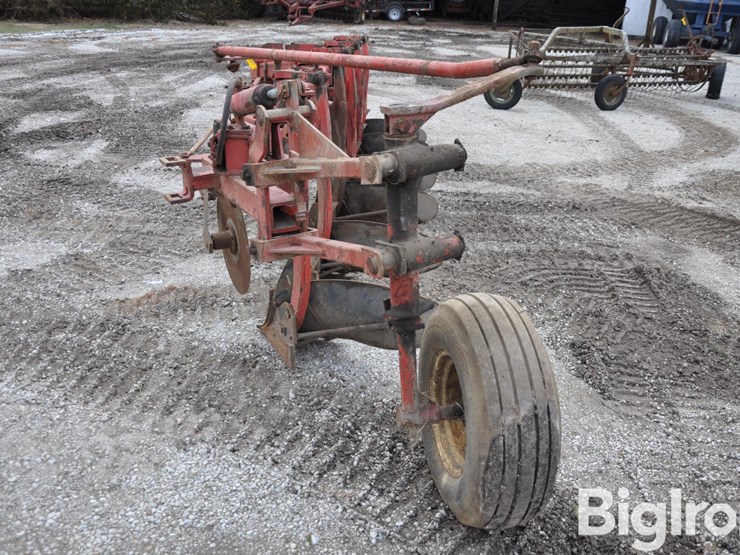 international-720-image-5