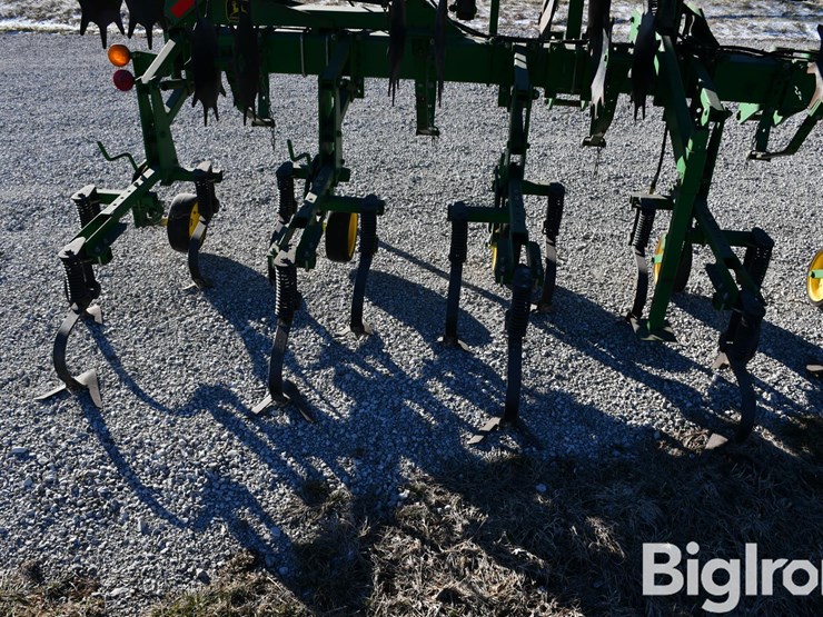 john-deere-845-image-18