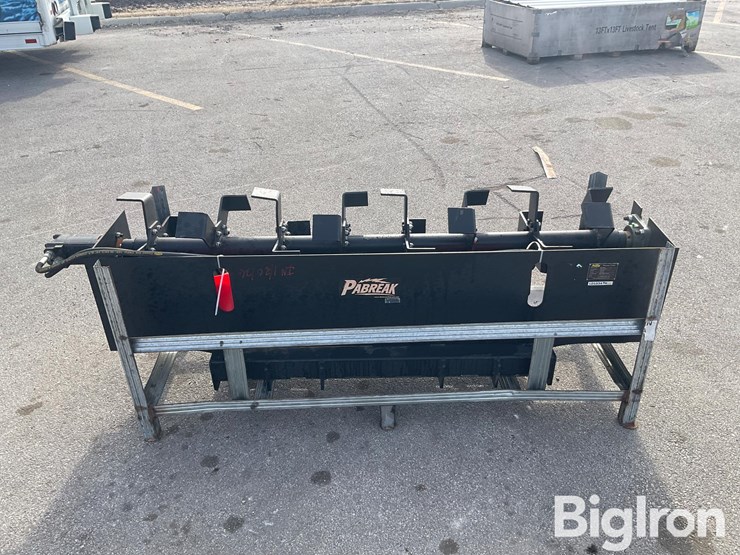 2025-massey-ferguson-730-image-6