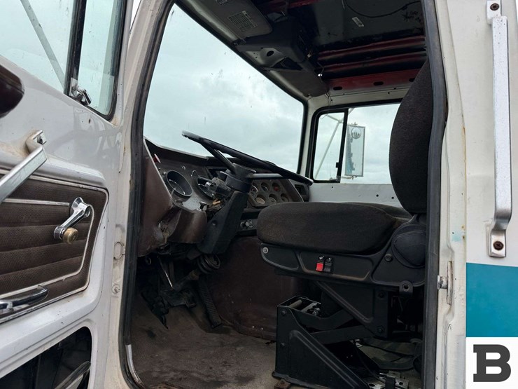 1980-ford-9000-image-36