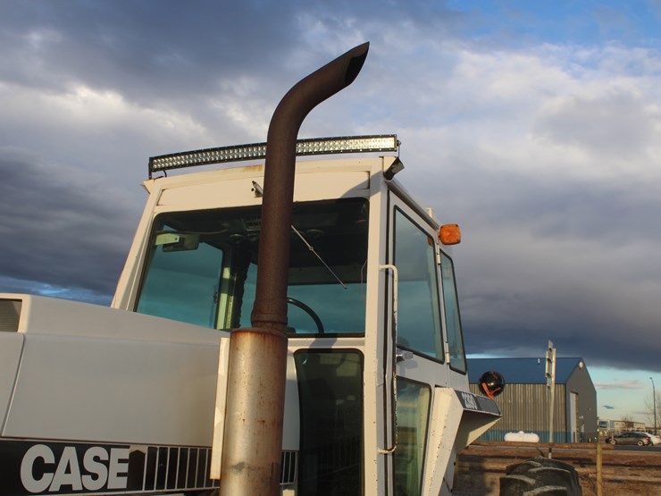 #1012-•-case-2390-tractor-image-11