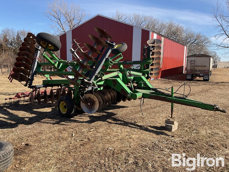 john-deere-630-image-3