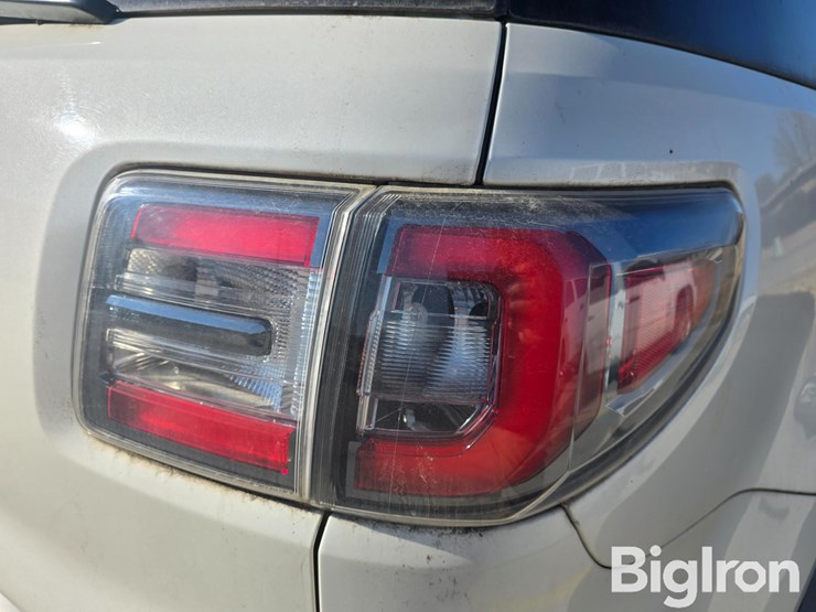 2013-gmc-acadia-denali-image-14