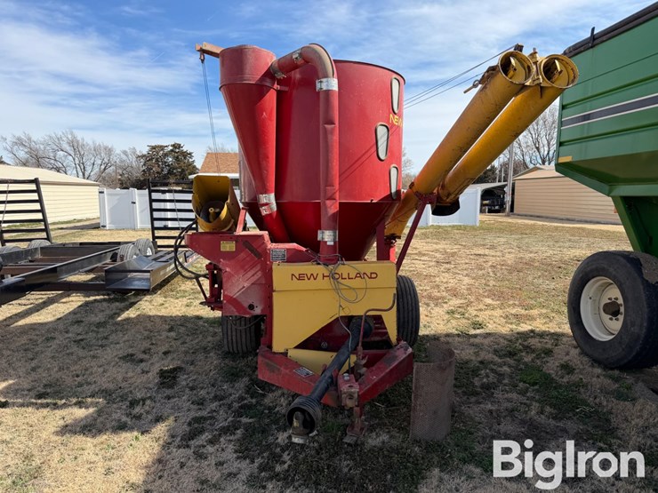 new-holland-355-image-2