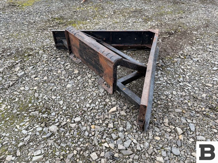 skid-steer-attachment-v-blade---albany,-or-image-1