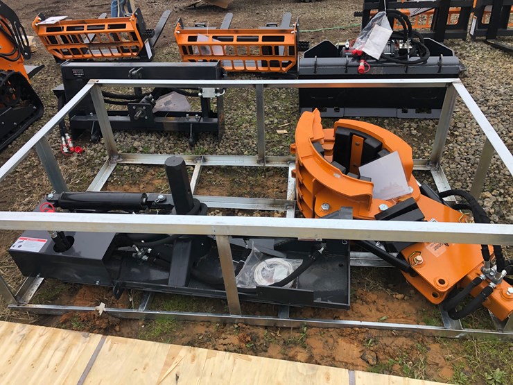 #39-•-rock-&-tree-hand-rotating-grapple-image-1