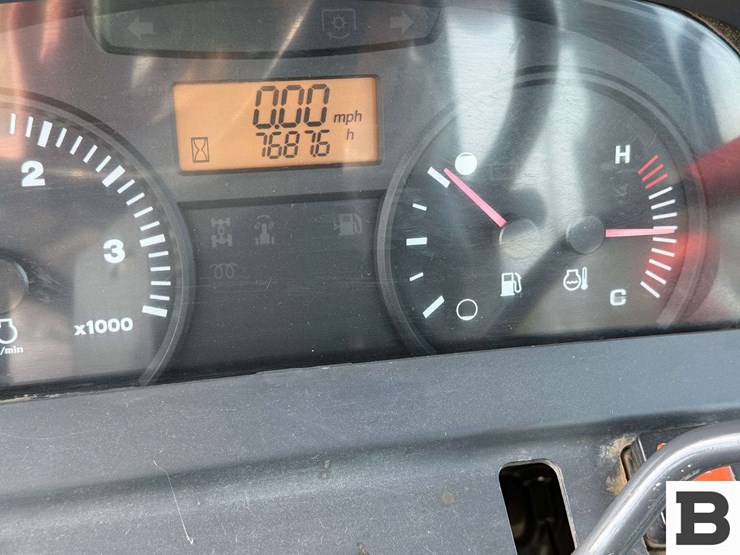 2014-kubota-m8540hd-image-30