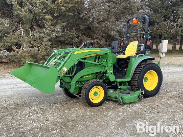 2015-john-deere-3046r-image-1