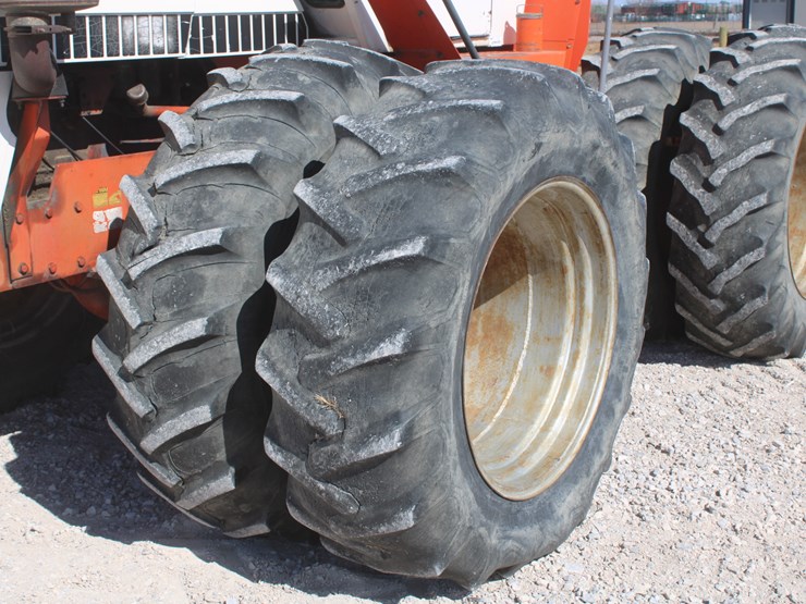 #1015-•-case-4490-tractor-image-12