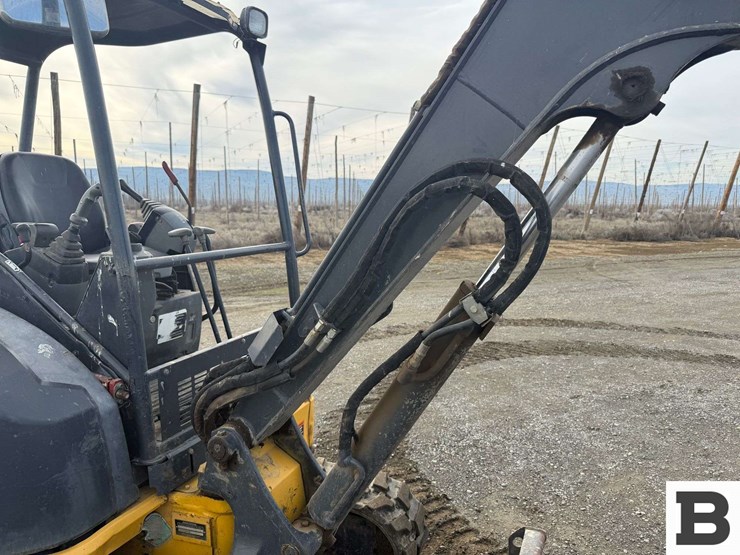 2012-deere-35d-image-53