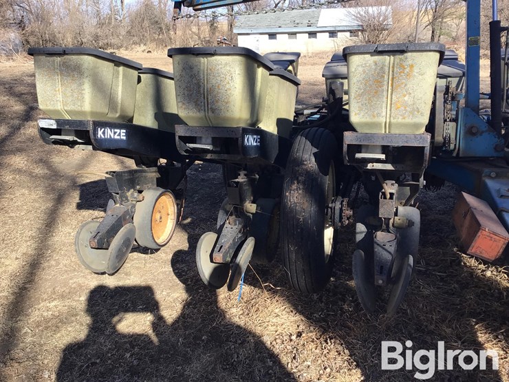 2000-kinze-2000-image-12