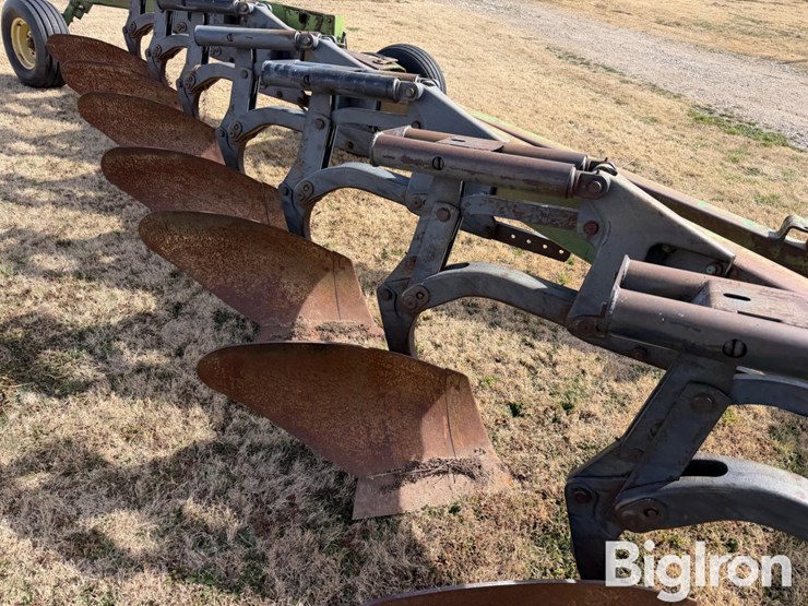 john-deere-7-image-13