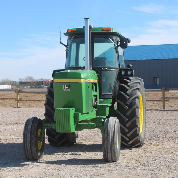 JOHN DEERE 4440