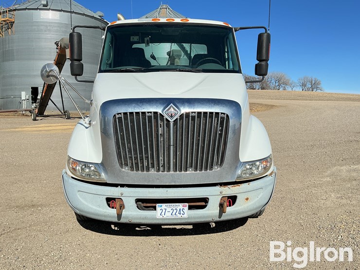 2006-international-8600-image-2