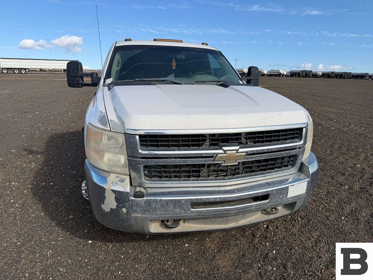 2010-chevrolet-silverado-3500-image-7