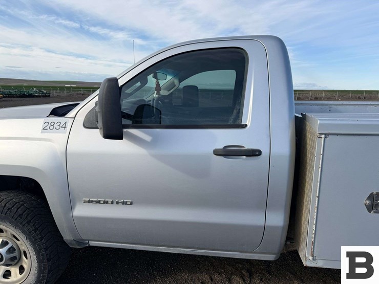 2017-chevrolet-silverado-3500-image-12