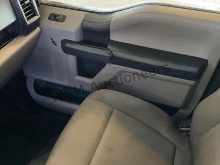 2020-ford-f150-image-22