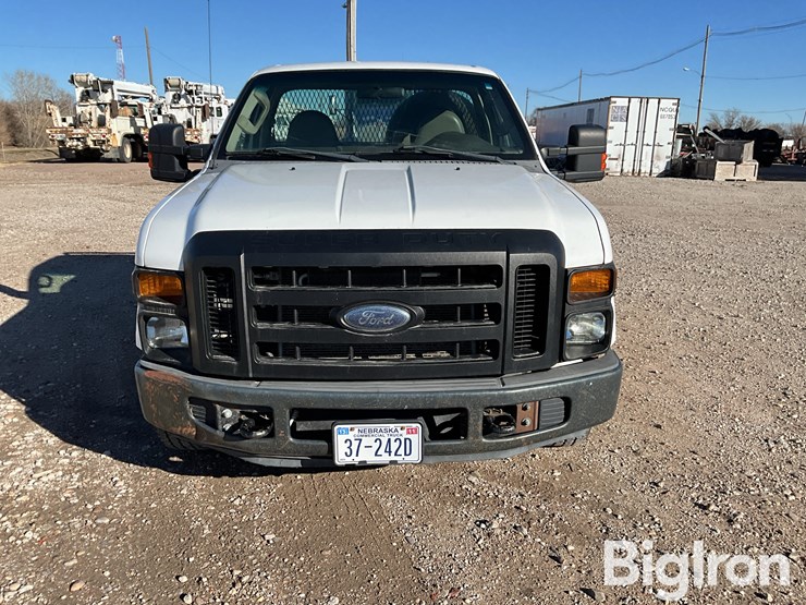 2008-ford-f250-xl-image-2