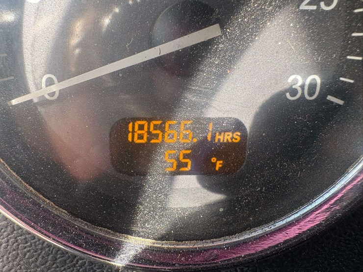 2013-peterbilt-367-image-10