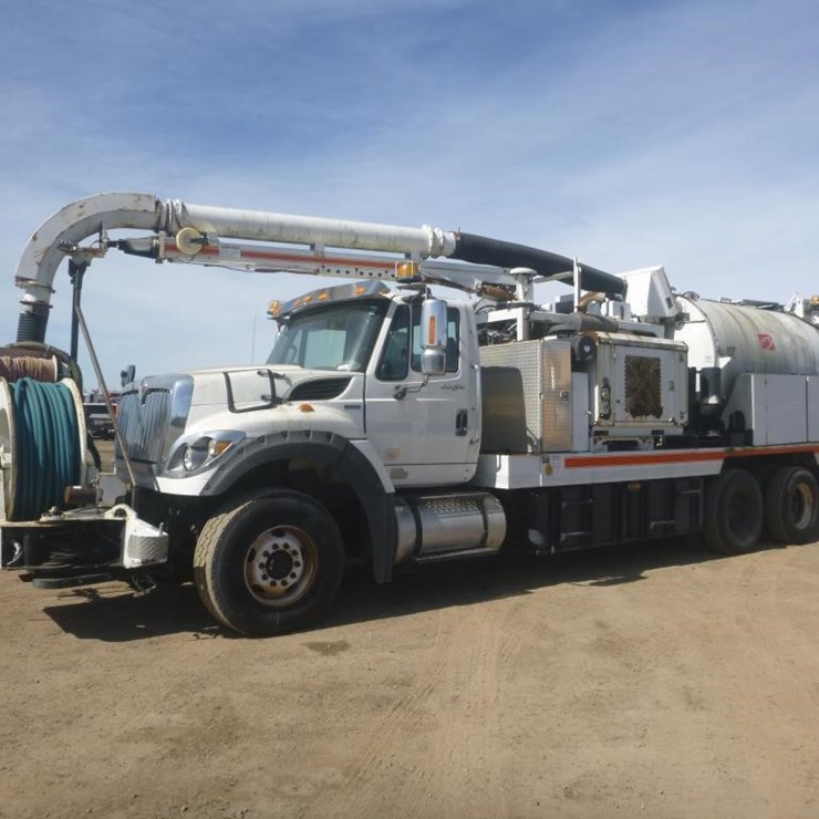 2013 INTERNATIONAL 7600