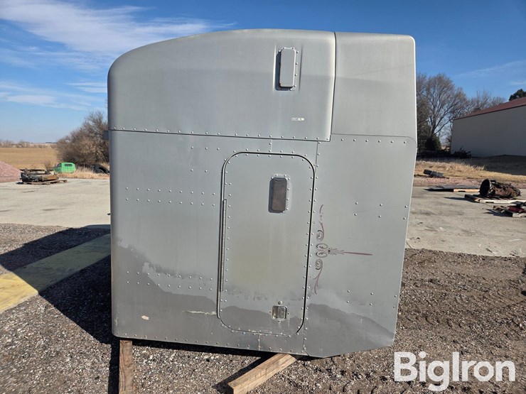 peterbilt-379-image-8