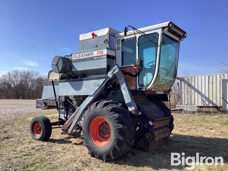 1982-gleaner-f2-image-3