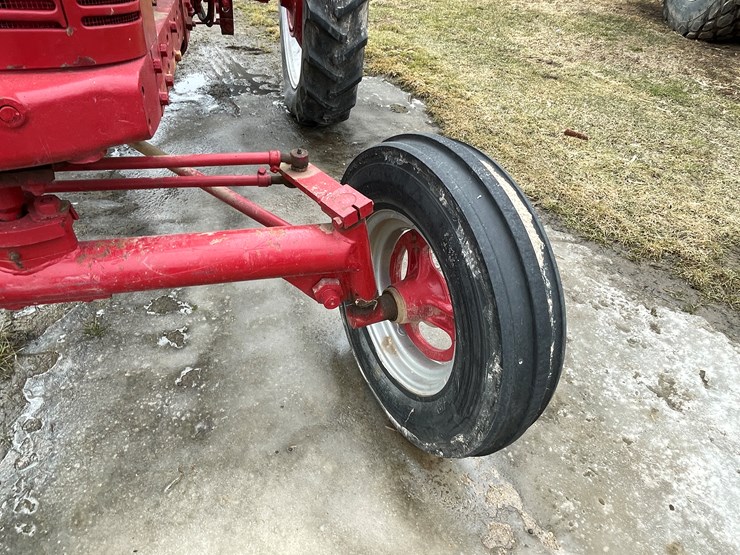 #3206-•-farmall-h-tractor-image-16