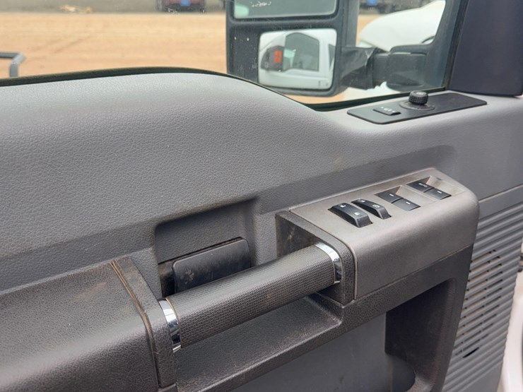 2011-ford-f250-image-19