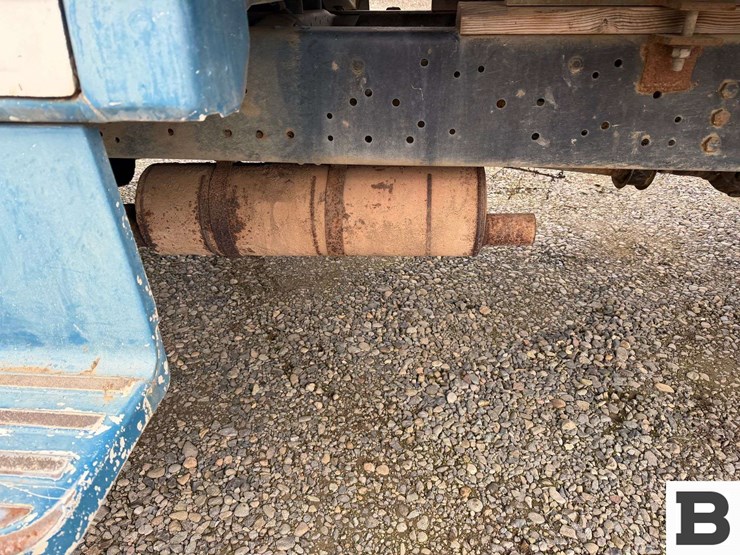 1990-ford-f700-image-29