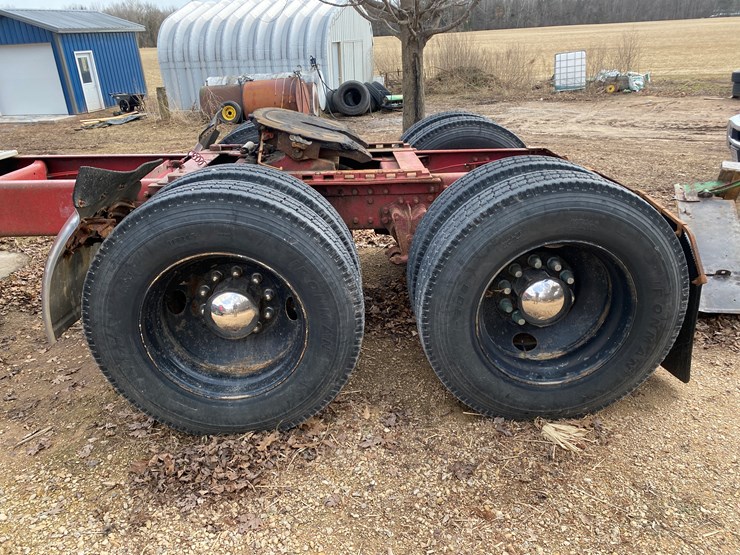 #1152-•-1994-white-gmc-tandem-axle-semi-(has-wi-title)-(non-runner)-(shawano,-wi)-image-9