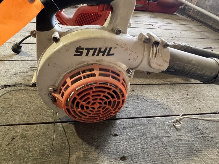 #7203-•-(2)-leaf-blowers-image-10