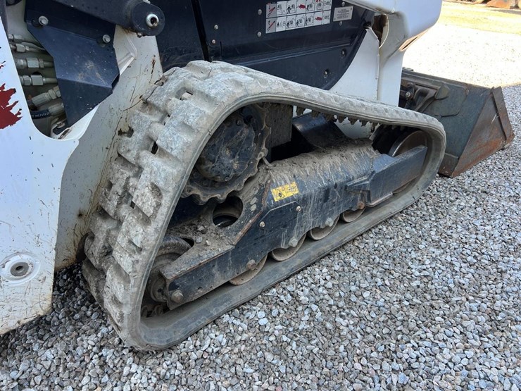 2022-bobcat-t64-image-15