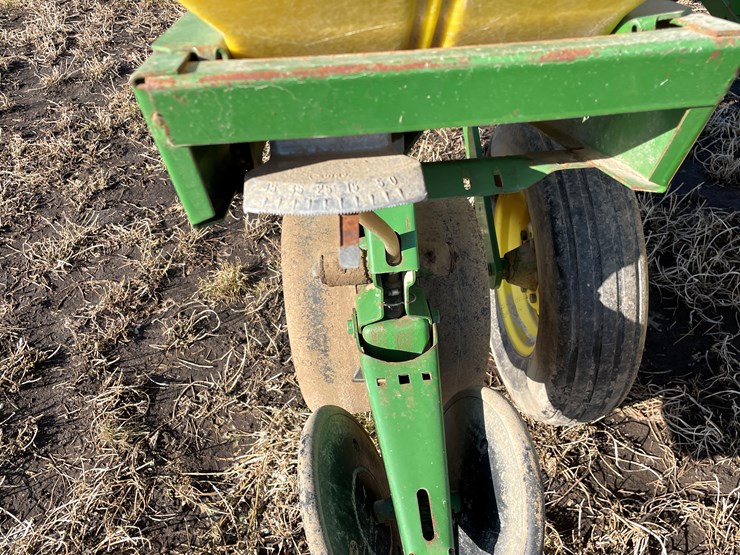 john-deere-7000-image-11