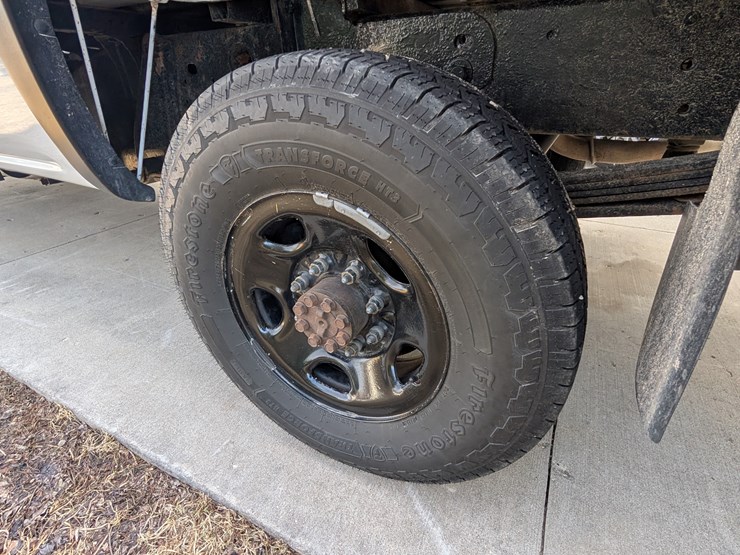 2004-chevrolet-2500-image-7