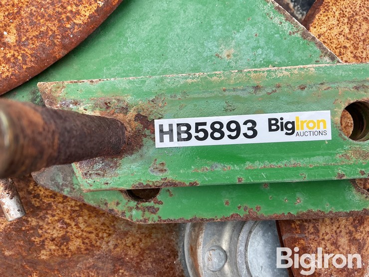 john-deere-12-image-15